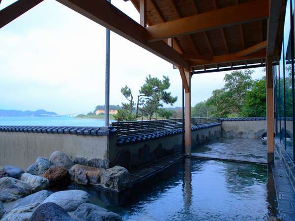 Open-air bath